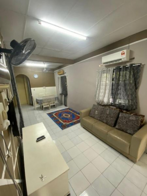DHUHA HOMESTAY PRIVATE SWIMMING POOL